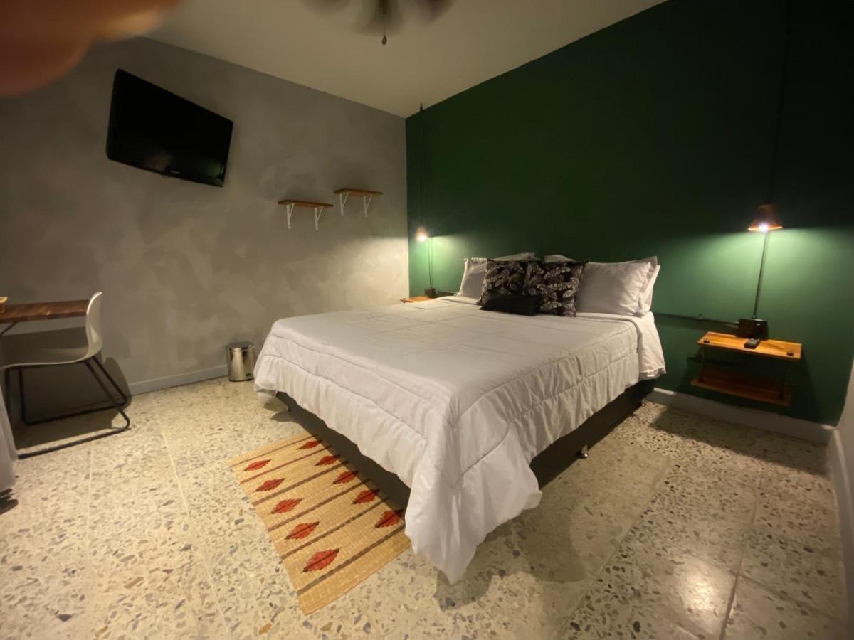 Отель Casa Mosaiko- Parque Poblado Медельин Экстерьер фото